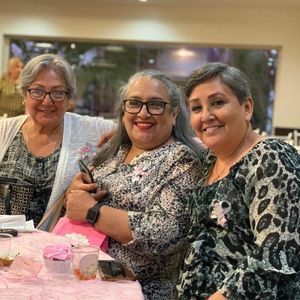 Meet your Posher, Flora